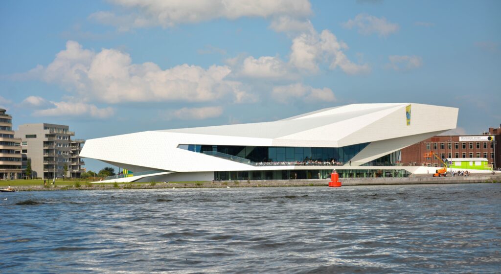 Oester aan het IJ, of gouden rioolputje?